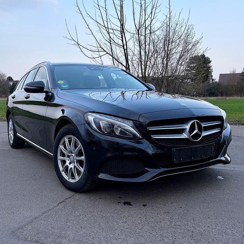 Gebraucht Mercedes C220 170 PS (125 kW) 2015 Schwarz Kombi