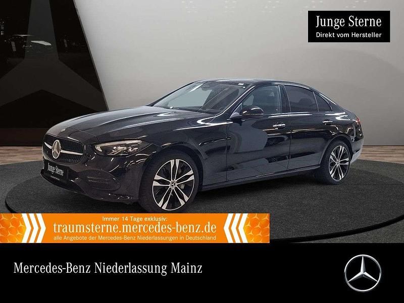 Schwarz Gebraucht 2022 Mercedes C300e Night Limousine | 33.990 € (Etwas zu teuer) - Bild 1/3