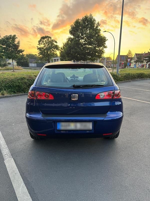 Gebraucht Seat Ibiza 75 PS (55 kW) 2004 Blau Kleinwagen