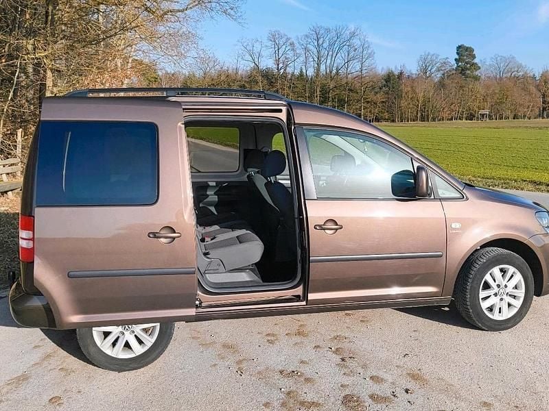 Gebraucht VW Caddy 102 PS (75 kW) 2012 Braun Van / Kleinbus