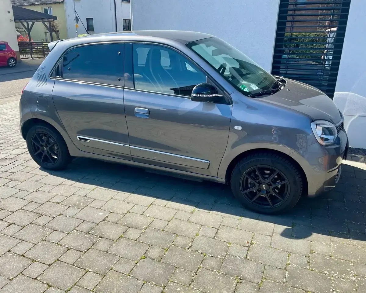 Gebraucht Renault Twingo Urban Night 60 kW (82 PS) 2022 Grau Kleinwagen