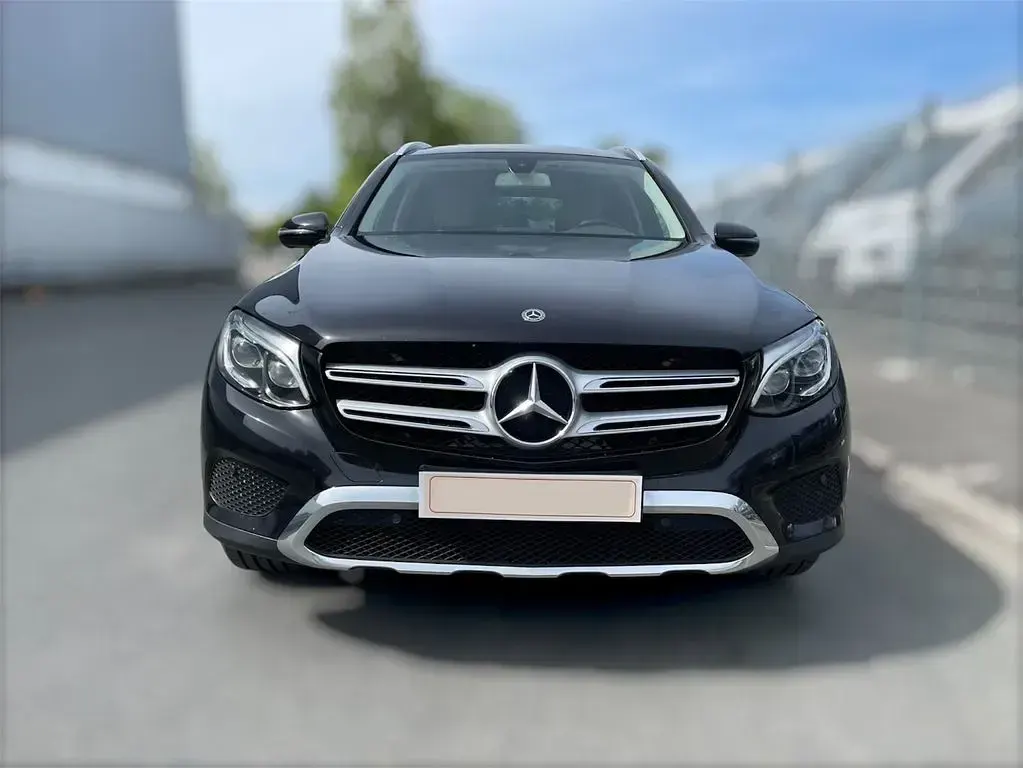 Second-hand Mercedes GLC220 170 CP (125 kW) 2017 Negru SUV