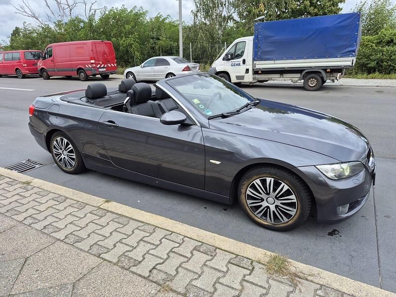 Grau Gebraucht 2008 BMW 320 Cabriolet Comfort Edition Cabrio | 5.999 € (Fairer Preis) - Bild 1/4