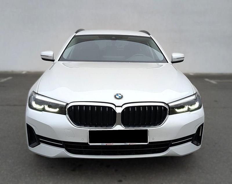 Gebraucht BMW 520 190 PS (139 kW) 2023 Weiß Kombi