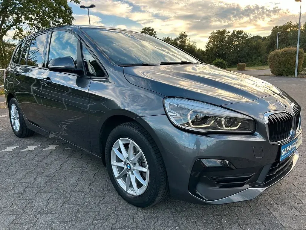Gebraucht BMW 218 Gran Tourer Sport Line 140 PS (102 kW) 2019 Grau Van / Kleinbus