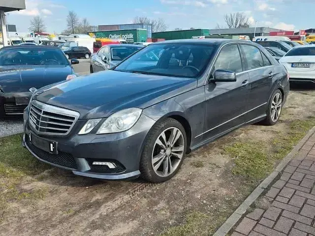 Gebraucht Mercedes E350 231 PS (169 kW) 2009 Grau Limousine