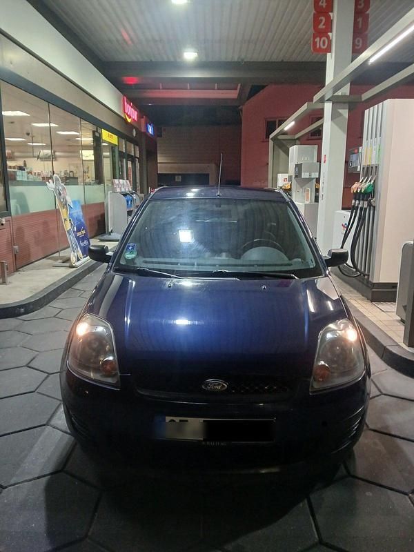 Blau Gebraucht 2006 Ford Fiesta Kleinwagen | 1.999 € (Fairer Preis) - Bild 1/4