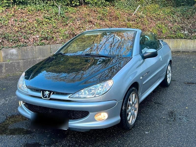 Gebraucht Peugeot 206 CC 110 PS (80 kW) 2006 Silber Cabrio