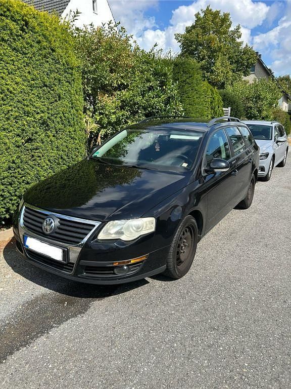 Schwarz Gebraucht 2006 VW Passat Comfortline Kombi | 1.499 € (Fairer Preis) - Bild 1/4