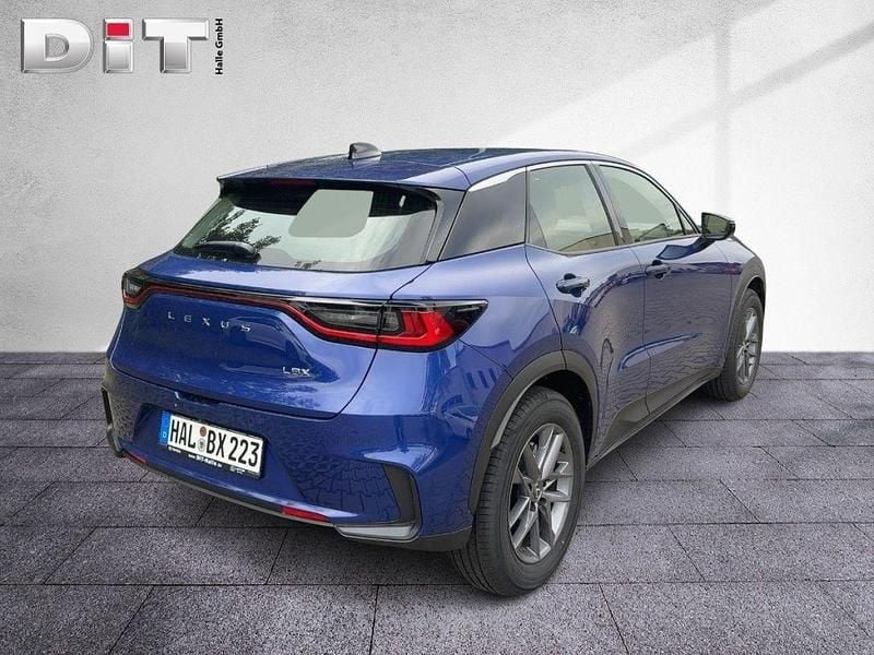 Gebraucht Lexus LBX 136 PS (100 kW) 2025 Nachtblau mica metallic SUV