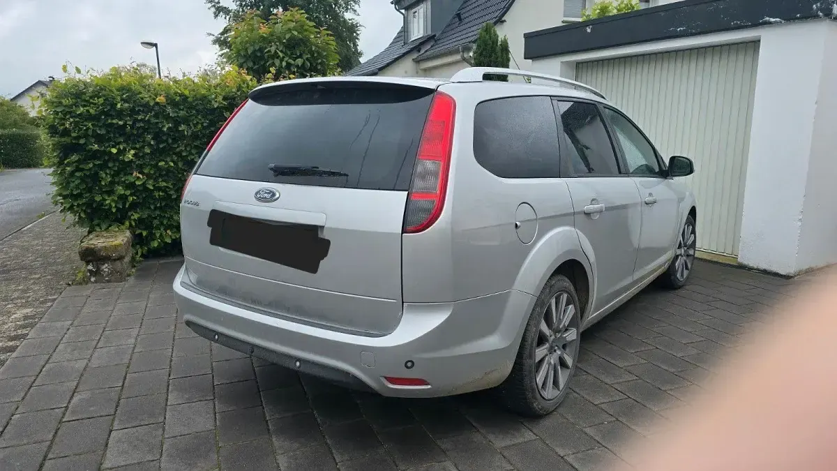 Gebraucht Ford Focus 101 PS (74 kW) 2009 Silber Kombi