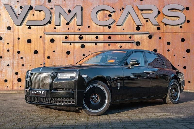 Neu Rolls Royce Phantom 563 PS (414 kW) 2026 Schwarz Limousine