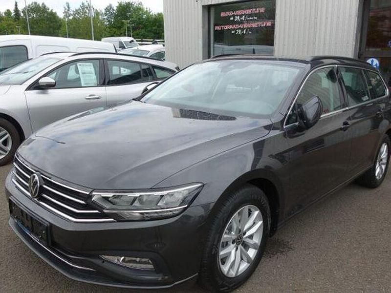 Grau Gebraucht 2021 VW Passat Business Kombi | 21.860 € (Fairer Preis) - Bild 1/4