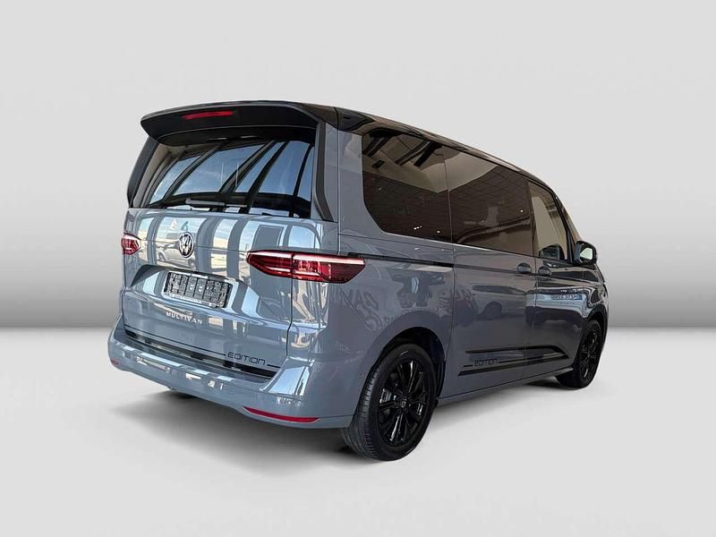 Gebraucht VW Multivan Life 150 PS (110 kW) 2026 Pure grey Van