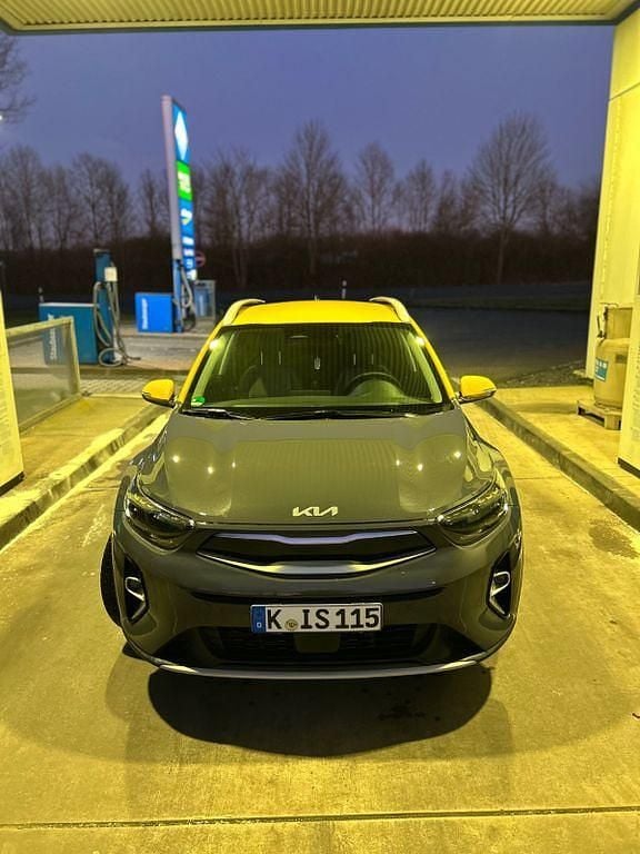Grau Gebraucht 2023 Kia Stonic SUV | 18.000 € (Guter Preis) - Bild 1/4