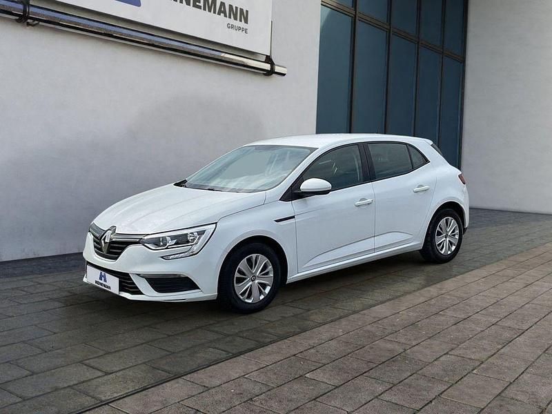 Gletscherweiss Gebraucht 2020 Renault Mégane IV Life Limousine | 11.990 € (Fairer Preis) - Bild 1/4