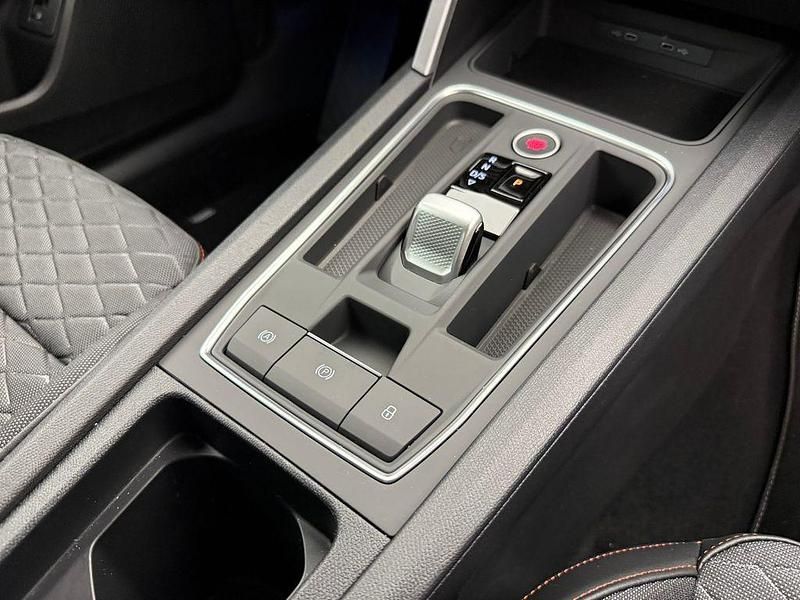 Gebraucht Seat Leon FR-Line 204 PS (150 kW) 2024 Weiß Limousine