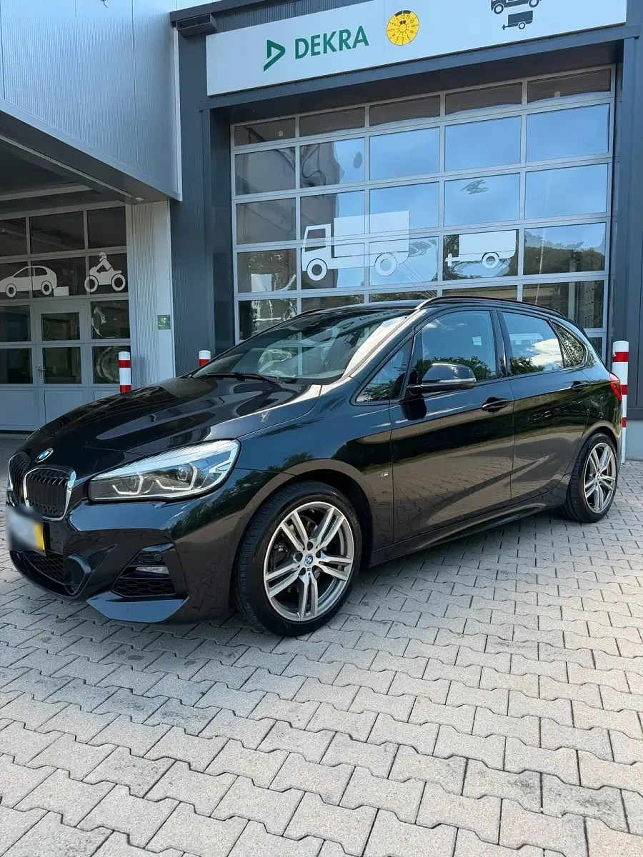 Gebraucht BMW 218 Active Tourer 150 PS (110 kW) 2021 Schwarz Van / Kleinbus