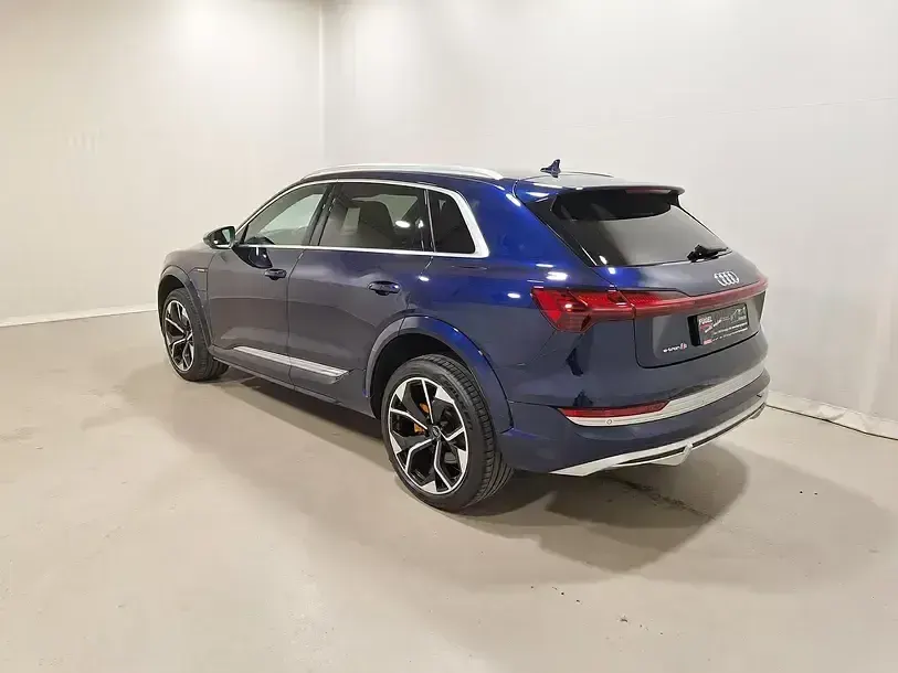 Gebraucht Audi e-tron Sport 369 kW (503 PS) 2022 Navarrablau metallic SUV