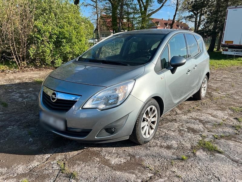 Second-hand Opel Meriva 110 CP (80 kW) 2012 Argintiu Monovolum
