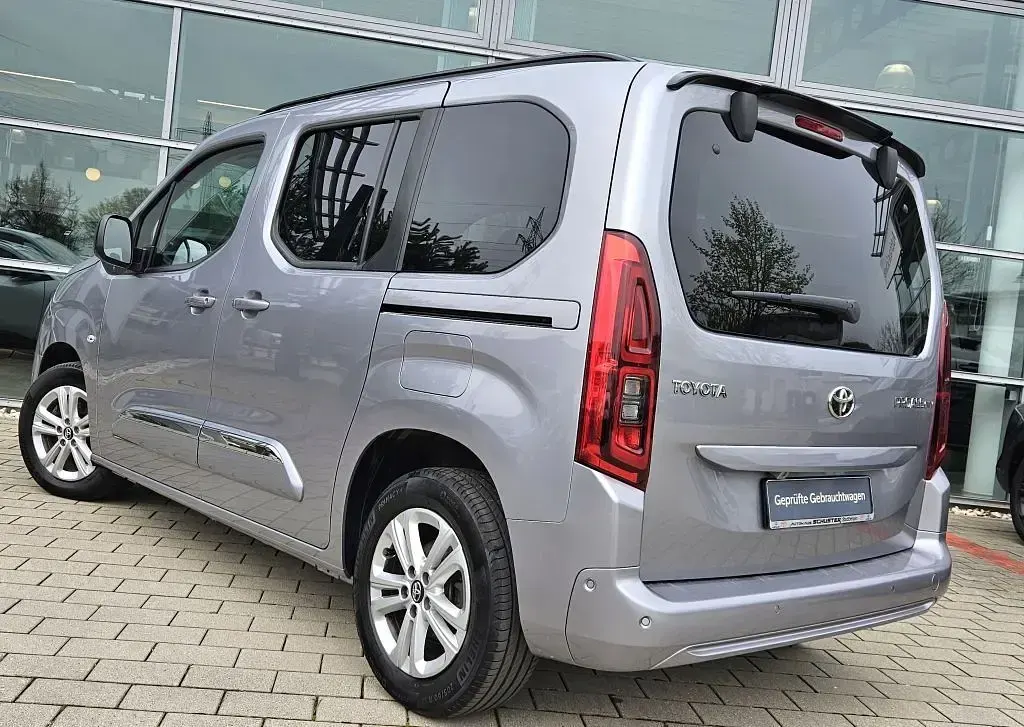 Gebraucht Toyota Proace Verso City 131 PS (96 kW) 2024 Silber Kombi
