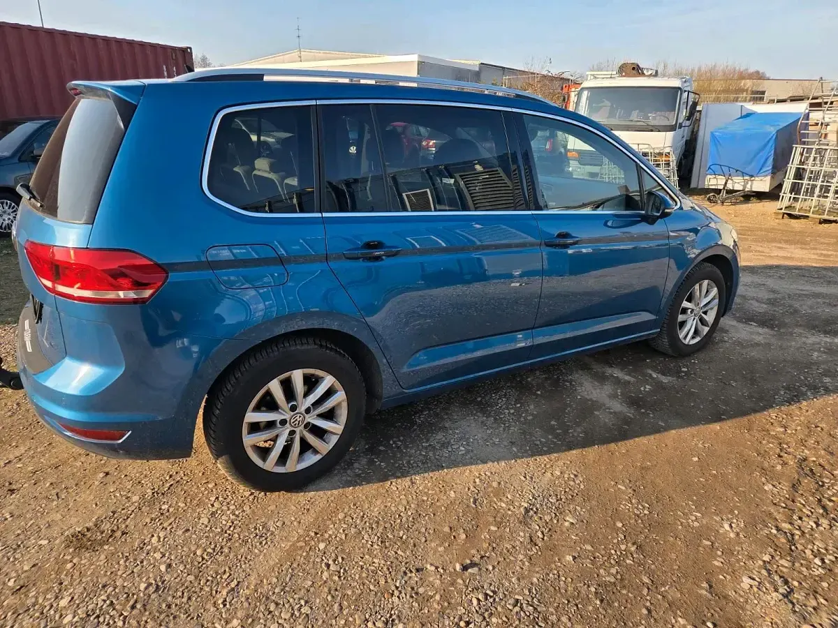 Gebraucht VW Touran 116 PS (85 kW) 2018 Blau Van / Kleinbus