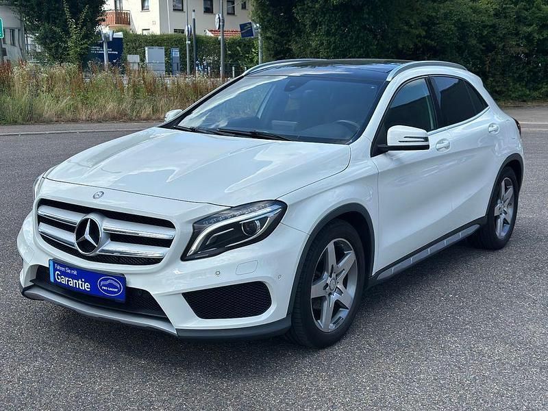Weiß Gebraucht 2015 Mercedes GLA200 AMG SUV | 15.999 € (Fairer Preis) - Bild 1/4