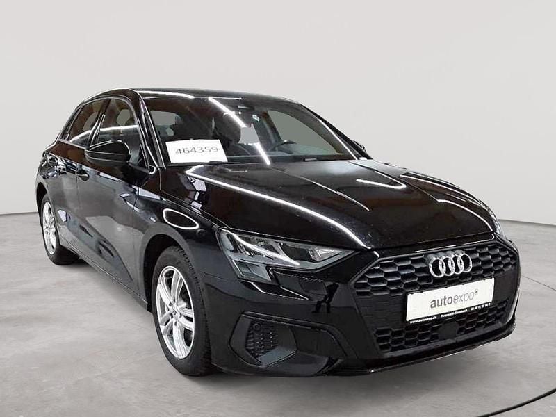 Brillantschwarz Gebraucht 2021 Audi A3 Business Kombi | 19.190 € (Superpreis) - Bild 1/4
