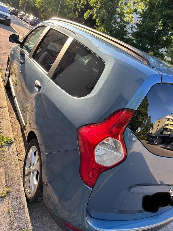Blau Gebraucht 2013 Dacia Lodgy Ambiance Van / Kleinbus | 4.300 € (Fairer Preis) - Bild 1/4