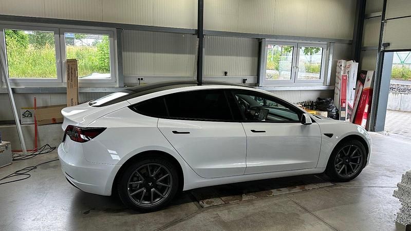 Gebraucht Tesla Model 3 RWD 208 kW (283 PS) 2022 Weiß Limousine