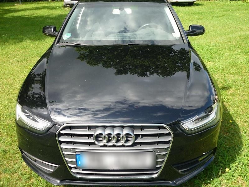 Schwarz Gebraucht 2014 Audi A4 Kombi | 9.795 € (Superpreis) - Bild 1/4