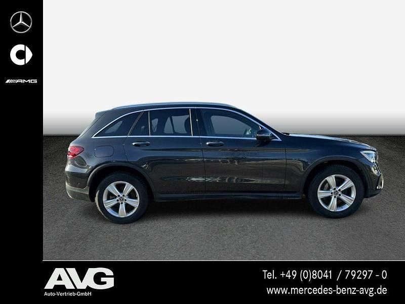 Gebraucht Mercedes GLC300e 320 PS (235 kW) 2021 Grau SUV
