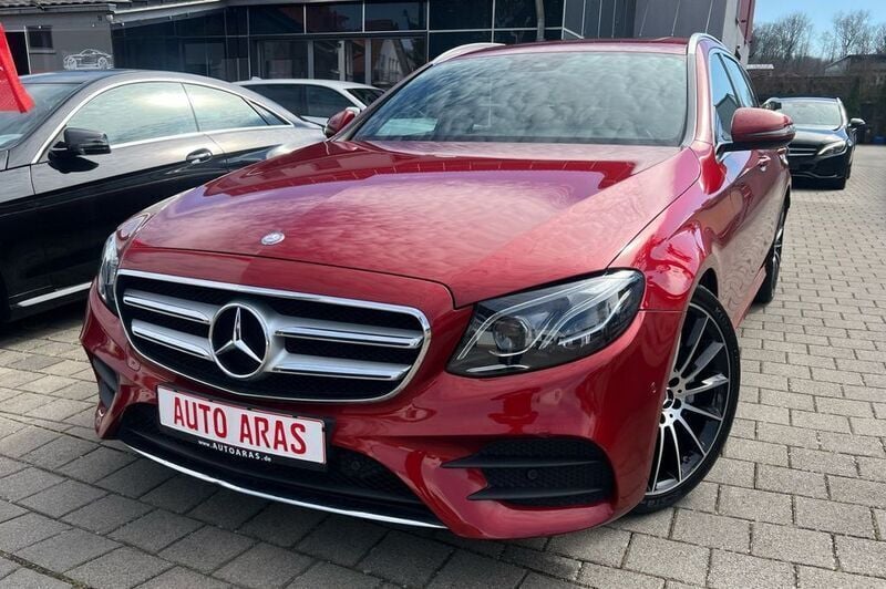 Rot Gebraucht 2017 Mercedes E250 AMG line Limousine | 23.999 € (Fairer Preis) - Bild 1/4