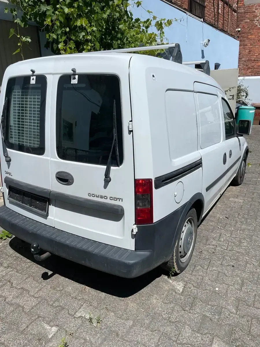 Second-hand Opel Combo 2009 Alb Monovolum