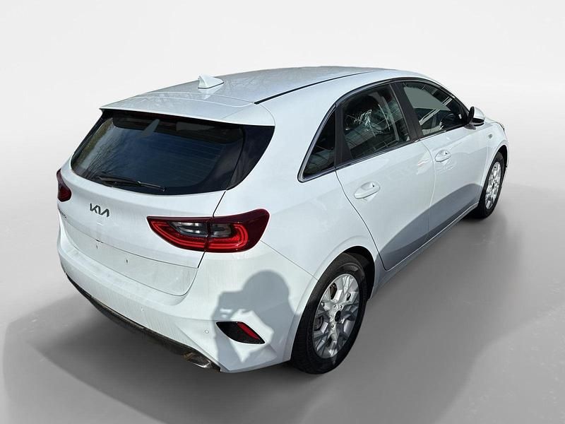 Neu Kia Ceed Vision 99 PS (72 kW) 2026 Weiß Kleinwagen