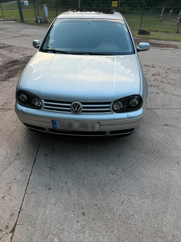 Silber Gebraucht 2003 VW Golf IV Limousine | 4.777 € (Fairer Preis) - Bild 1/4