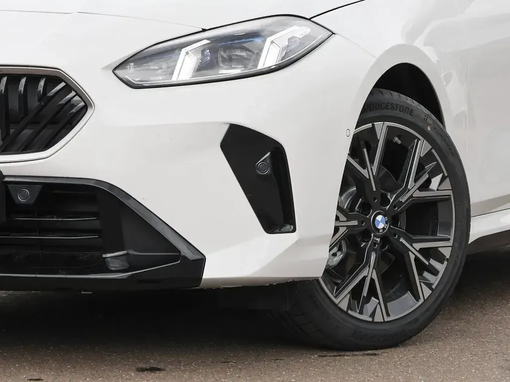 Nowe BMW 120 Performance 170 KM (125 kW) 2026 Biały Hatchback