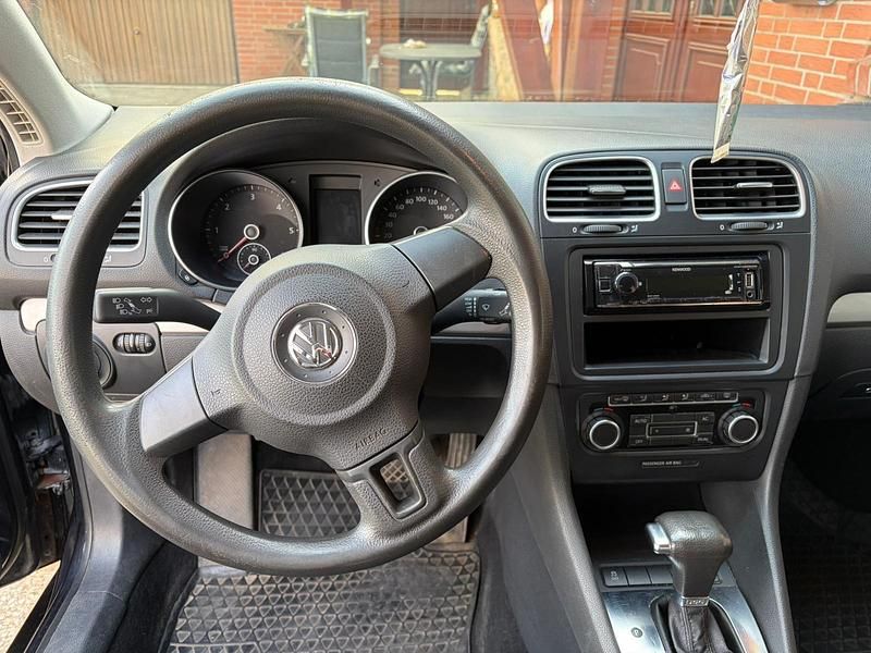 Gebraucht VW Golf VI 101 PS (74 kW) 2010 Schwarz Kleinwagen