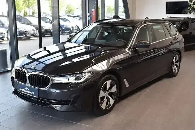 Używany BMW 520 Performance 190 KM (139 kW) 2021 Szary Kombi