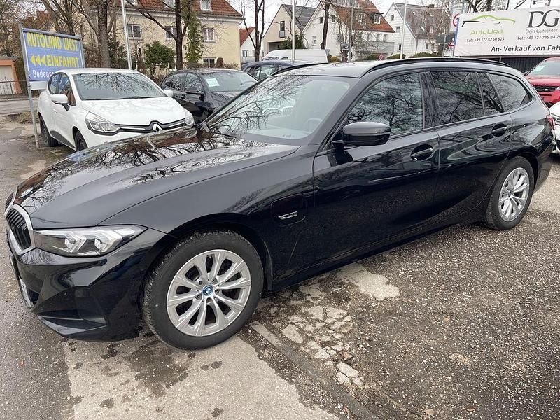 Gebraucht BMW 320e Advantage 204 PS (150 kW) 2022 Schwarz Kombi