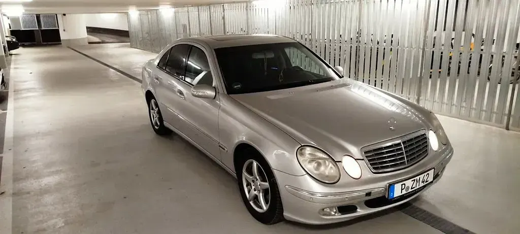 Gebraucht Mercedes E240 Elegance 177 PS (130 kW) 2004 Silber Limousine