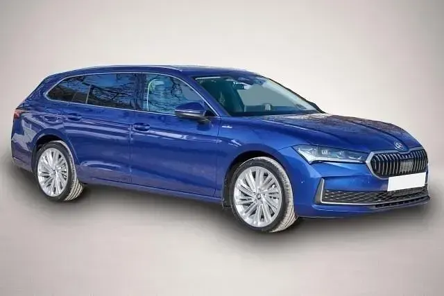 Neu Skoda Superb SportLine 204 PS (150 kW) 2026 Manufacturer Kombi
