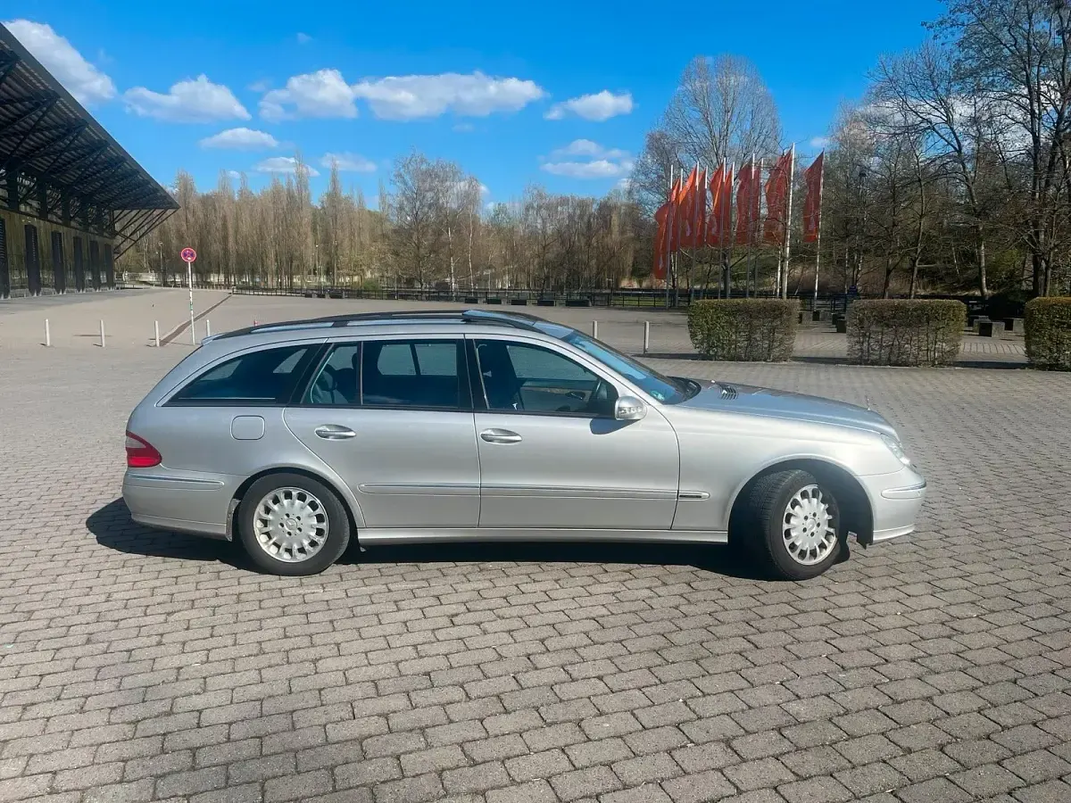 Gebraucht Mercedes E200 163 PS (119 kW) 2005 Silber Kombi
