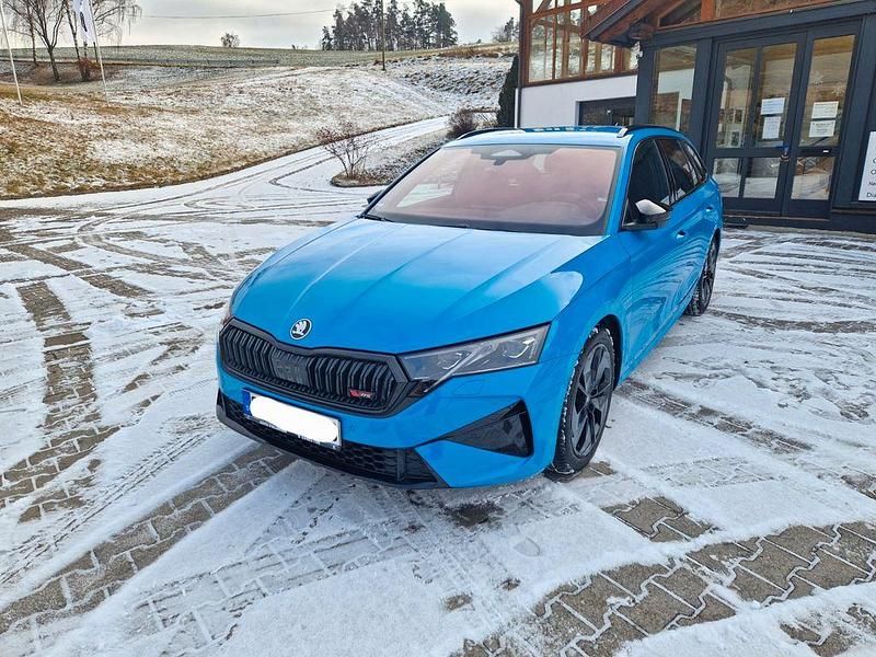 Second-hand Skoda Octavia RS 265 CP (194 kW) 2025 Albastru Break