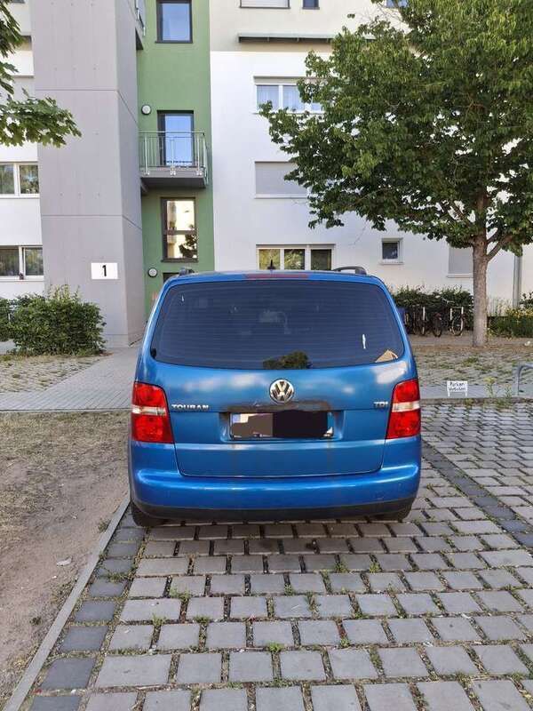 Blau Gebraucht 2006 VW Touran Goal Van / Kleinbus | 1.000 € (Superpreis) - Bild 1/4