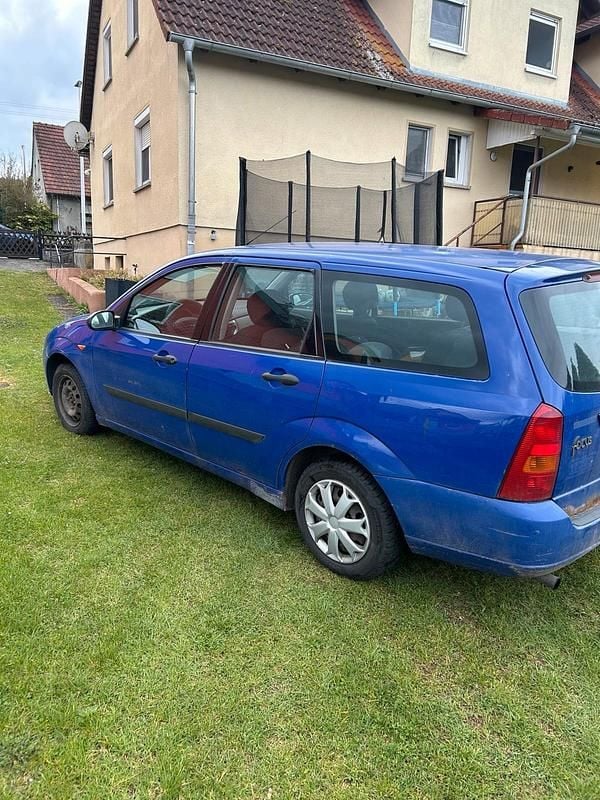 Second-hand Ford Focus 101 CP (74 kW) 1999 Albastru Break
