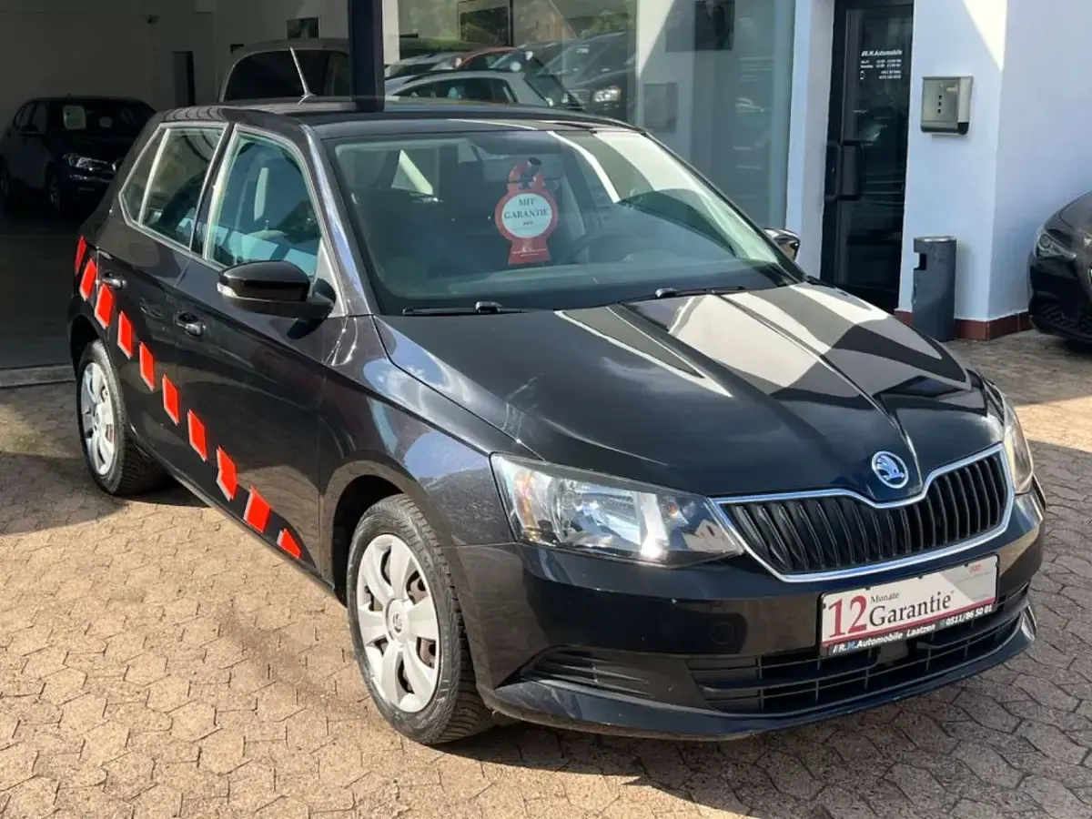 Gebraucht Skoda Fabia Ambition 60 PS (44 kW) 2016 Cerna magic/black magic Kleinwagen