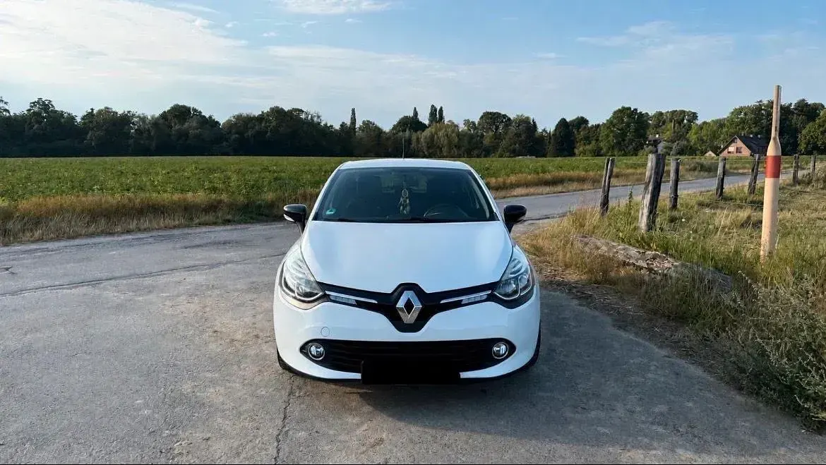 Gebraucht Renault Clio IV LIMITED 90 PS (66 kW) 2015 Weiß Kleinwagen