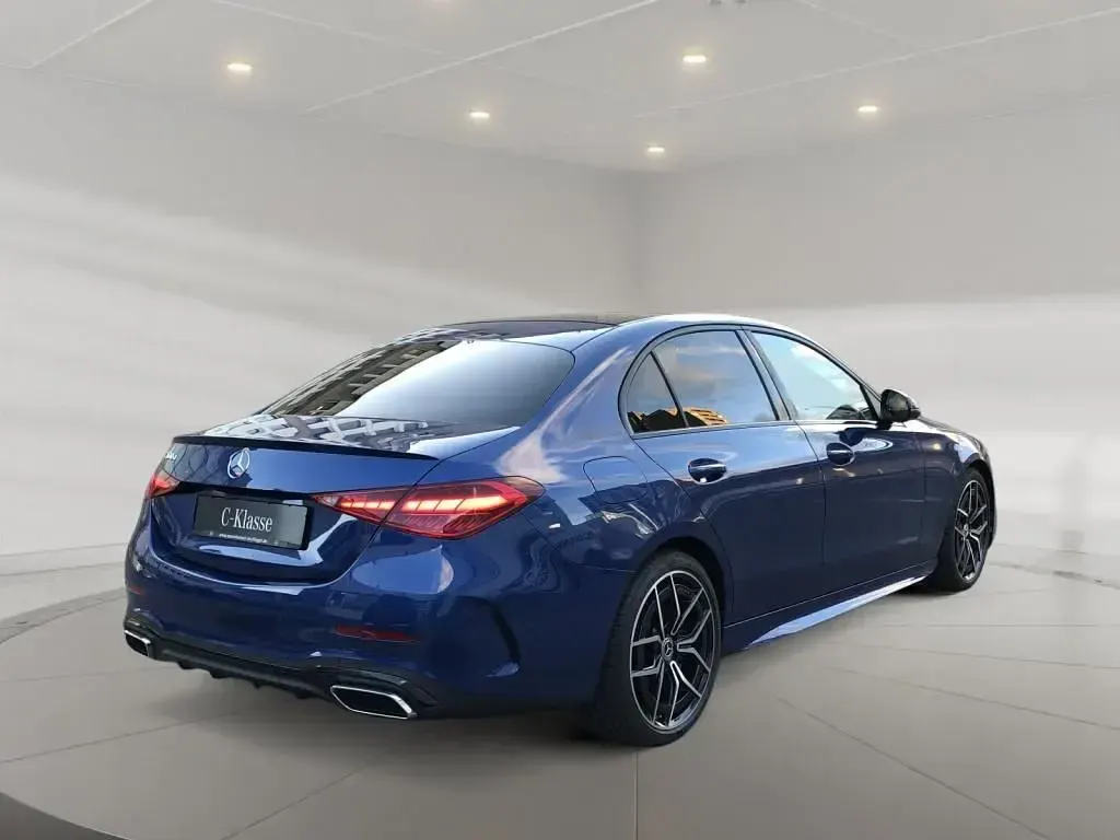 Gebraucht Mercedes C300 AMG 265 PS (194 kW) 2024 Blau Limousine