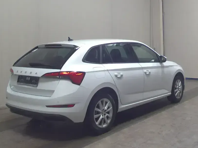 Gebraucht Skoda Scala Ambition 110 PS (80 kW) 2021 Weiss Kleinwagen